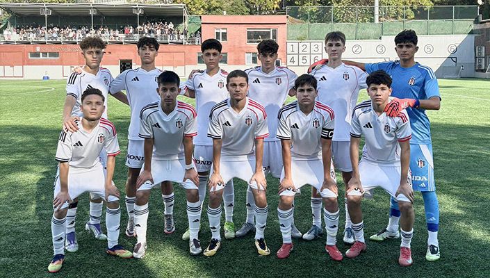 Beşiktaş:5 İstanbulspor:0 (U-15)