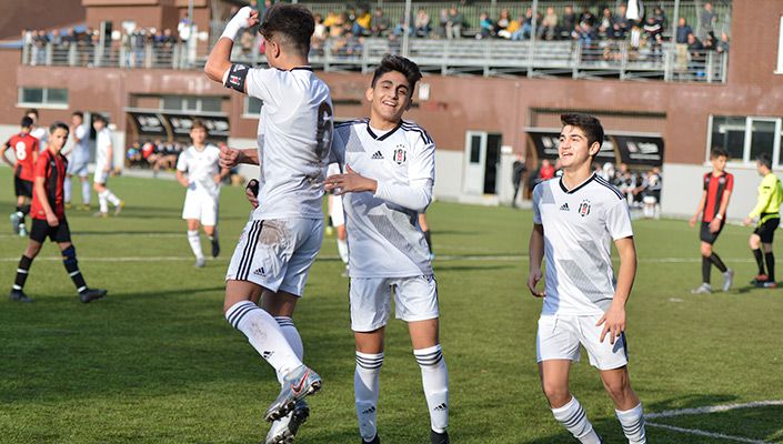 Beşiktaş:6 Fatih Karagümrük:1 (U-15)