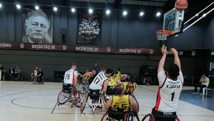 Beşiktaş:60 Fenerbahçe:73