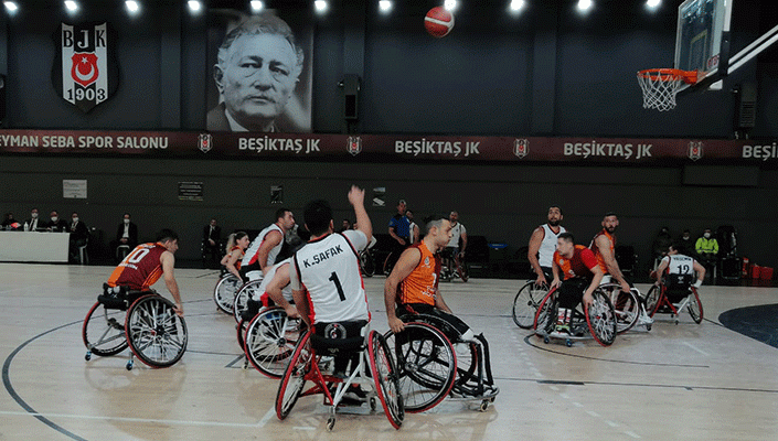 Beşiktaş:61 Galatasaray:77