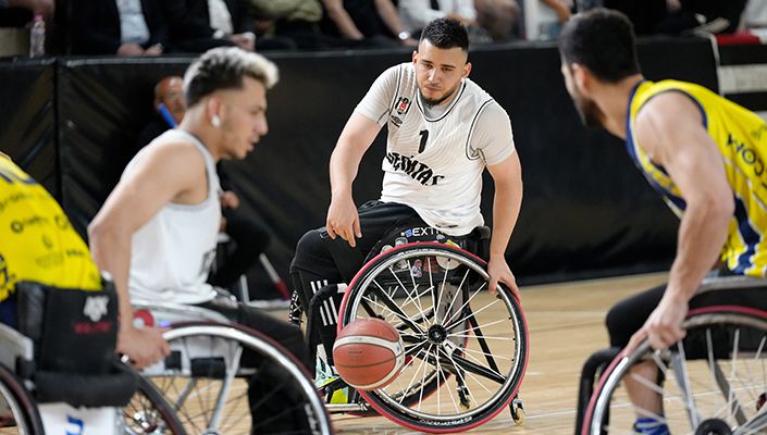 Beşiktaş:63 Fenerbahçe Göksel Çelik:74