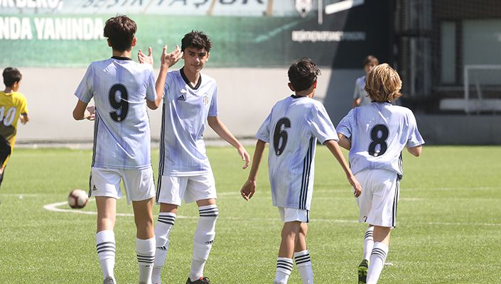 Beşiktaş:8 İstanbulspor:0 (U-14)