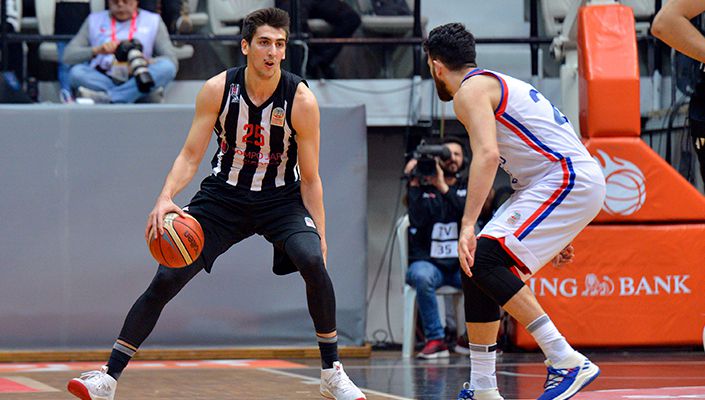 Beşiktaş:92  Anadolu Efes:95