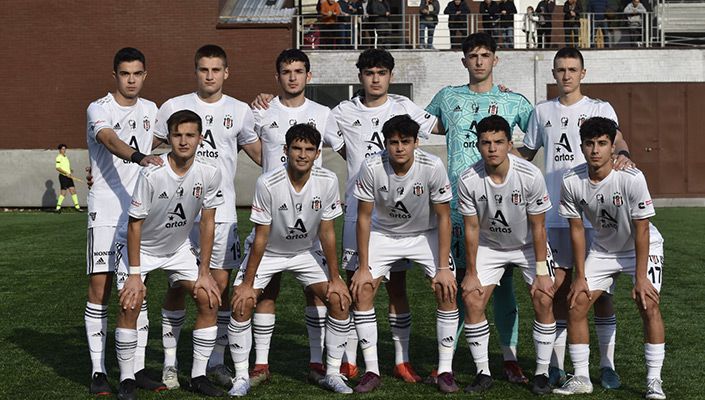 Beşiktaş Artaş:1 VavaCars Fatih Karagümrük:2 (U-17)