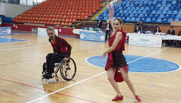 Beşiktaş Engelsiz Sanat Topluluğu, Tekerlekli Sandalye Dans 5. Türkiye Şampiyonası’nda 7 Birincilik Kazandı