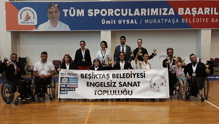 Beşiktaş Engelsiz Sanat Topluluğu, Tekerlekli Sandalye Dans Türkiye Şampiyonası’nda 22 Madalya Kazandı