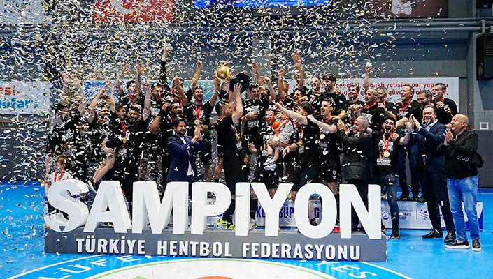 Beşiktaş Hentbol Takımımız Kupasına Kavuştu