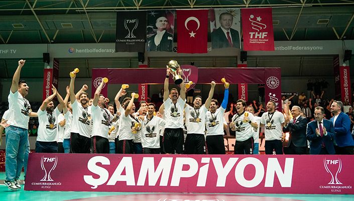 Beşiktaş Hentbol Takımımız Kupasına Kavuştu