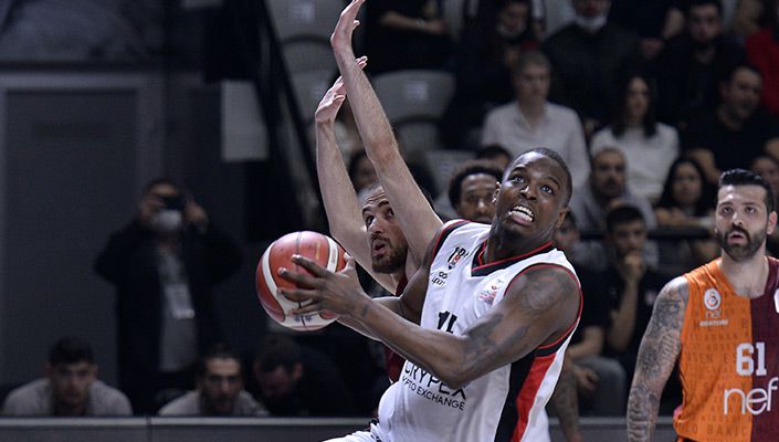 Beşiktaş Icrypex:62 Galatasaray Nef:74