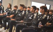 Beşiktaş JK Futbol Akademimizin Teknik Ekibi ile Sporcuları Çocuk Koruma Eğitimi Aldı