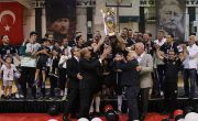 Champions Beşiktaş lift Super League Cup