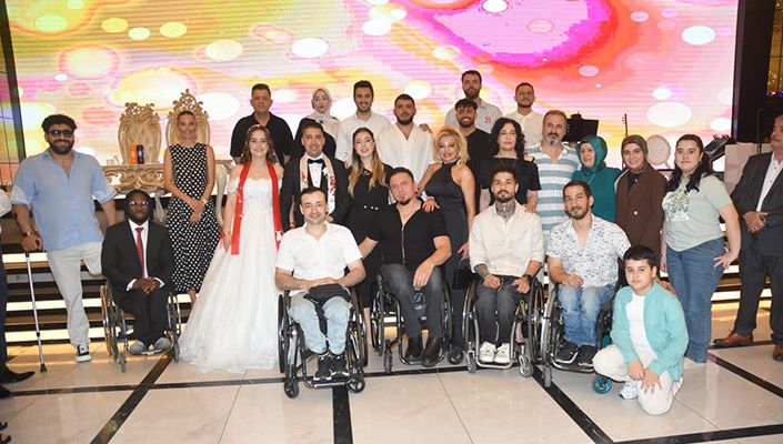 Beşiktaş Tekerlekli Sandalye Basketbol Takımımızın Yönetici ve Sporcuları, Mekanikerimiz Uğur Çoban’ın Düğününe Katıldı