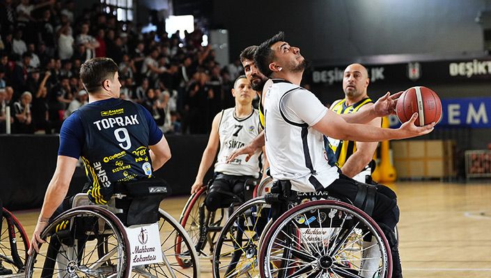 Beşiktaş Tüpraş:76 Fenerbahçe İstanbul Jet:87