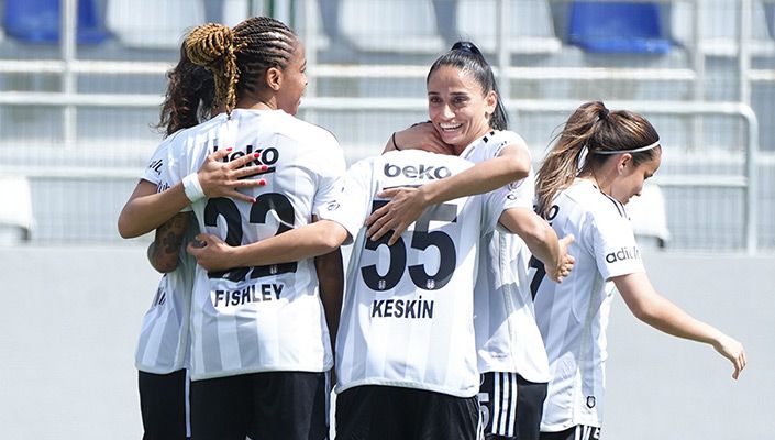 Beşiktaş United Payment:4 Fenerbahçe Petrol Ofisi:2