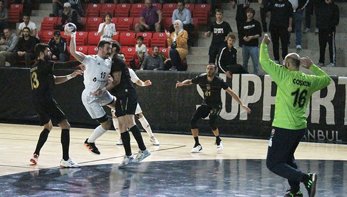 Beşiktaş Yurtbay Seramik:27 Spor Toto SK:32 