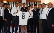 Bilic’e Yönetim Kurulumuzdan Sürpriz Kutlama