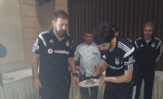 Futbolcularımızdan Teknik Direktörümüz Slaven Bilic’e Büyük Sürpriz