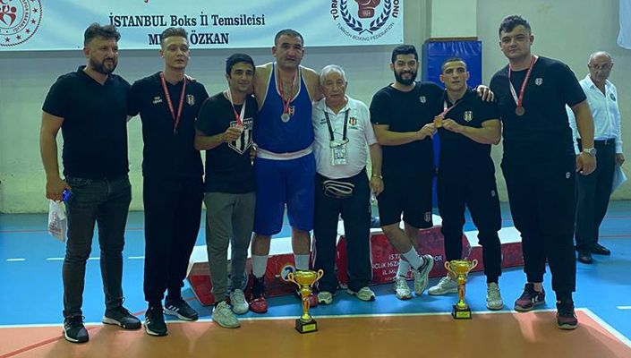 Boks Takımımızın Sporcuları Emin Erdoğdu ile Ümit Tepeli, İstanbul Şampiyonu Oldular