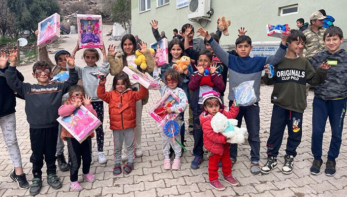 “Bu Oyuncak Sana Arkadaşım” Kampanyasında Toplanan Oyuncaklar Adıyaman’da Çocukların Yüzünü Güldürdü