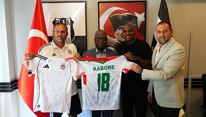 Burkina Faso Büyükelçisi Vinta Some ile Spor Büyükelçisi Charles Kabore’den Beşiktaş JK Futbol Akademisi’ne Ziyaret