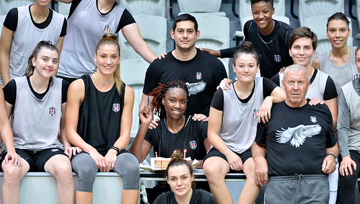 Deja Middleton'ın Doğum Günü Kutlandı