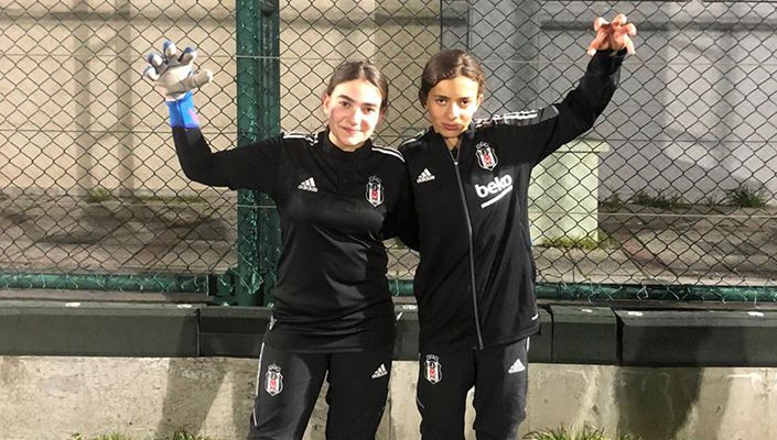 Depremzede Beste Dağlı ile Safa Cerboğ, Kadın Futbol Akademimizde Çalışmalarını Sürdürüyorlar