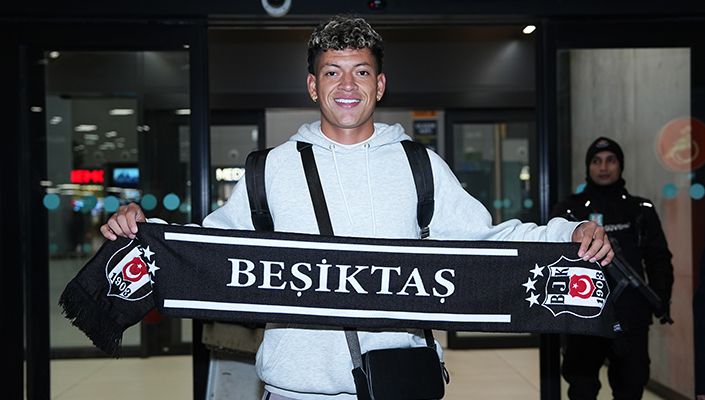 Elan Ricardo, İstanbul’da