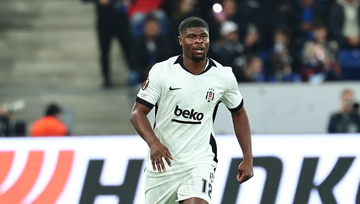 Emmanuel Agbadou: “Taraftarlarımız evimizde oynuyormuş gibi hissettirdi”