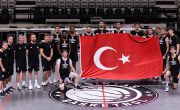 Erkek Basketbol Takımımızdan 30 Ağustos Zafer Bayramı Kutlaması