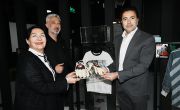 Eski Futbolcumuz Daniel Pancu’nun 4-3’lük Unutulmaz Derbi Zaferimizde Kullandığı Eldivenler Beşiktaş JK Müzesi’nde