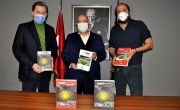 Eski Yönetim Kurulu Üyelerimizden Hayri Cem, Beş Ciltten Oluşan Kitabının Yayın Haklarını Kulübümüze Bağışladı