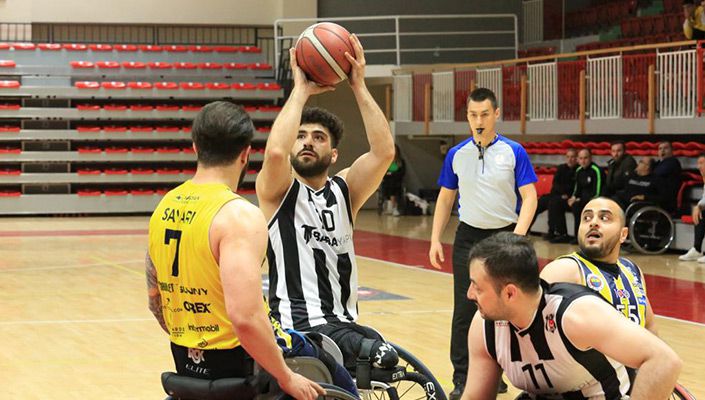 Fenerbahçe Göksel Çelik:77 Beşiktaş:59