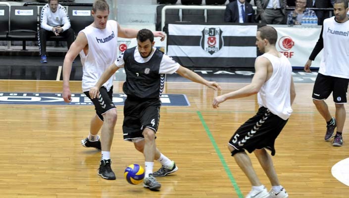 Basketbolcularımız Futbol Maçı Yaptı