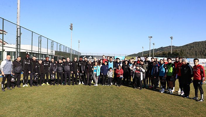 Futbol A Takımımız Özel Misafirlerini Ağırladı