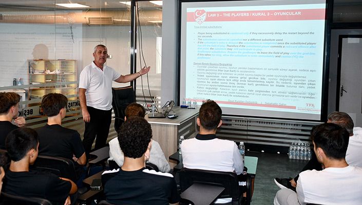 Futbol Akademi Takımlarımız ile Kadın Futbol Takımımızın Teknik Ekipleri ve Sporcuları, ‘TFF Hakem ve Değişen Oyun Kuralları’ Eğitimine Katıldı
