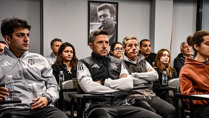 Futbol Akademimiz ile Kadın Futbol Takımları İdari ve Teknik Ekibi, “Başarıda Geri Bildirim Teknikleri” Eğitimine Katıldı