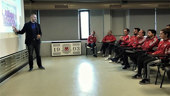 Futbol Akademimizin Antrenörleri “Antrenörlükte Psikolojik Beceri Gelişimi” Eğitimi Aldılar