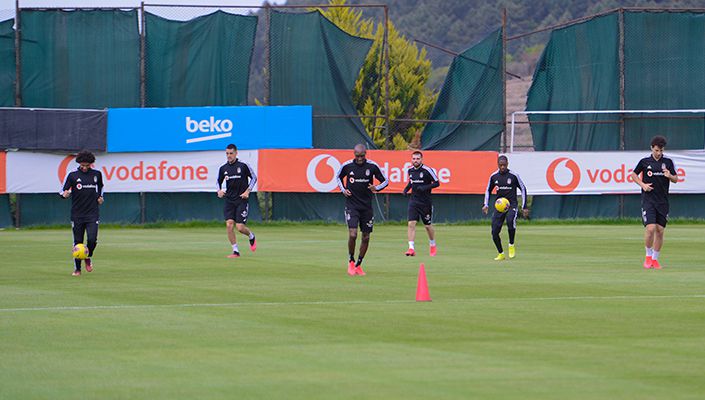 Futbol Takımımız, Gruplar Halinde Çalışmalara Devam Ediyor