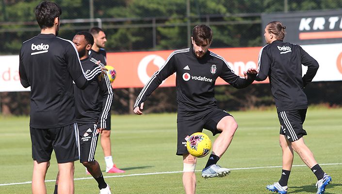 Futbol Takımımız Hazırlıklarını Sürdürüyor