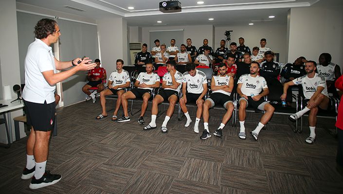 Futbol Takımımıza Oyun Kurallarındaki Değişiklikler Hakkında Sunum Yapıldı