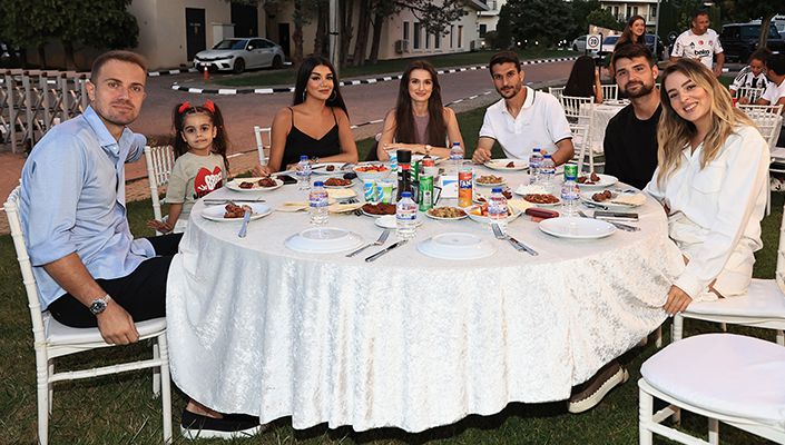 Futbolcularımızla Aileleri BJK Nevzat Demir Tesisleri’nde Buluştu