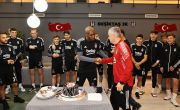 Futbolcumuz Atiba Hutchinson’ın Doğum Günü Kutlandı
