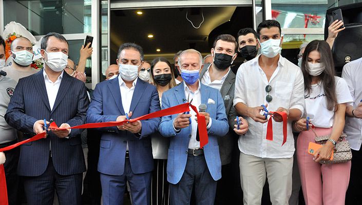 Futbolcumuz Necip Uysal, İsminin Verildiği Spor Tesisinin Açılış Törenine Katıldı