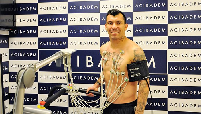 Gary Medel ve Enzo Roco Sağlık Kontrolünden Geçti