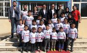 Gediz Beşiktaşlılar Derneği’nden Çocuklara Hediye Forma