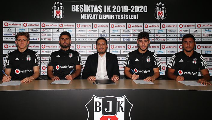 Genç Futbolcularımızın Sözleşmeleri Uzatıldı