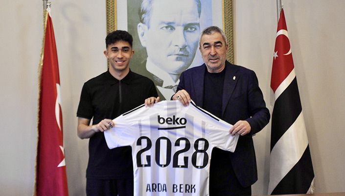 Genç Futbolcumuz Arda Berk Özüarap ile Profesyonel Sözleşme İmzalandı