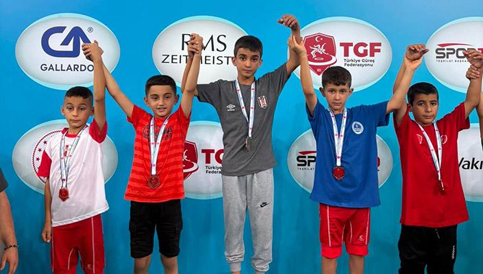 Güreş Takımımızın Sporcularından Bir Altın ve Bir Bronz Madalya