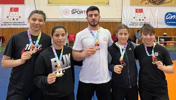 Güreş Takımımızın Sporcularından Sekiz Madalya
