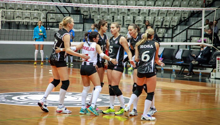 Kadın Voleybol Takımımız Yoluna Emin Adımlarla Devam Ediyor